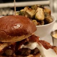 Strangeloves Burger · Classic beef with sharp cheddar, brown sugar bacon, fried onions, lettace, and tomato
