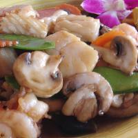 Lunch Bistro Trio · Shrimp, scallop, and squid with sautéed with carrots, cashew nuts, mushrooms, and snow peas ...