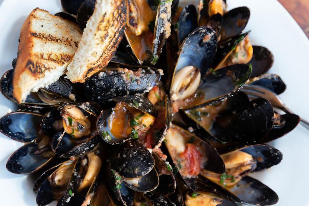 Mussels Fra Diavolo · spicy marinara, white wine, garlic, basil