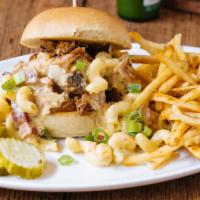 The Chronic Sandwich · Choice of pulled pork or chili-braised seitan, mac and cheese, bacon, jalapeño bread crumbs,...