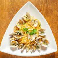 Linguini Cozze Or Vongole · Mussels or clams in your choice of white or red sauce.