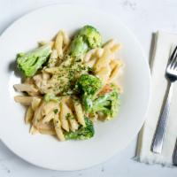 Chicken Broccoli Ziti · Tossed in a white wine butter sauce or creamy alfredo sauce.