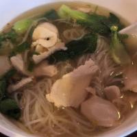  Chicken Noodle Soup · Rice noodle served with white meat chicken, bean sprouts, fried garlic and scallions in clea...