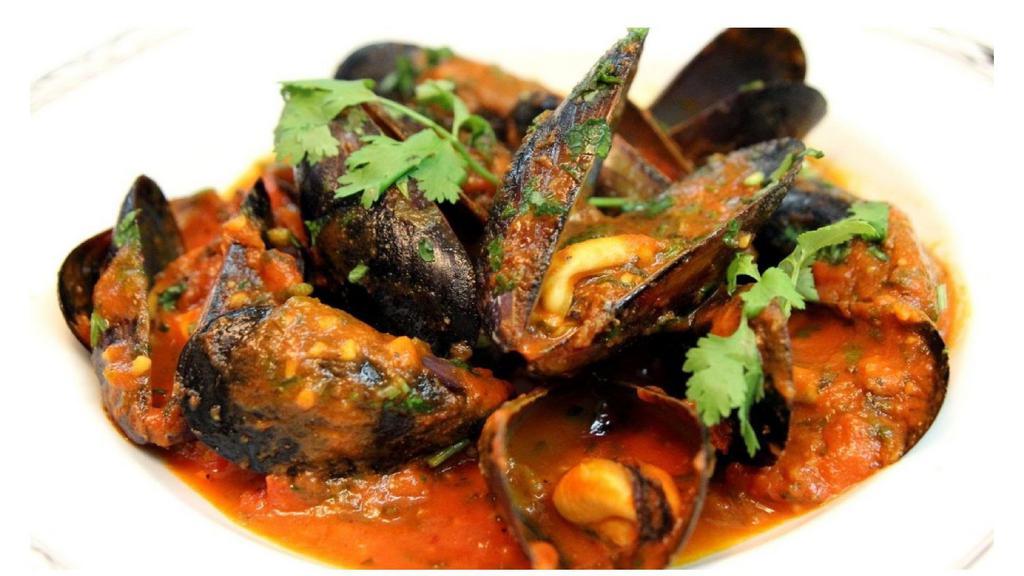 Mussels Marinara · Fresh P.E.I. Mussels steamed open in-the-shell and sautéed in Mild 'n Tangy Marinara sauce | Hot 'n Spicy Fra Diavolo sauce & White Wine Garlic Butter sauce are available options