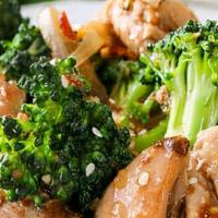 Chicken With Broccoli 西介蘭雞 · Fresh cut chicken stri-fried with Broccoli in Brown Sauce