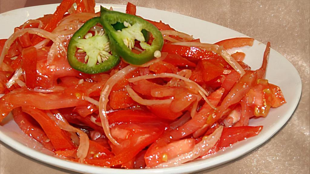 Achik-Chuck / Ачик-Чук · Thin sliced tomatoes and onions (spicy).