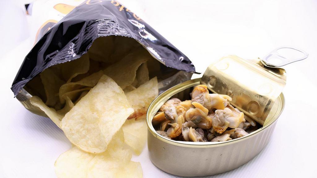Berberechos + Patatas Fritas · Cockles + Potato Chips