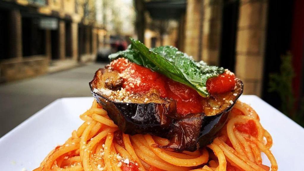Spaghetti · Vegan. Kids menu Spaghetti With tomato sauce.