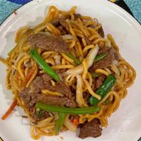 Beef Lo Mein 牛捞面 · already comes with vegetables