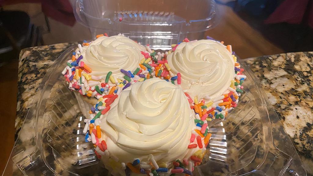 White Cup Cakes · Pack of2