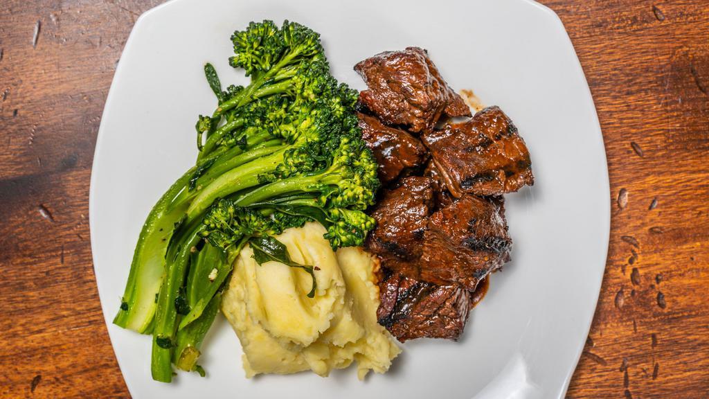 Hugh'S Famous Marinated Steak Tips · Sirloin tips, broccolini, and red wine sauce; served with your choice of mashed potatoes, hand-cut fries or rice