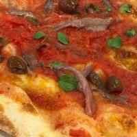 La Garum · Pomodoro sauce, anchovies, tuscan's olives, black pepper, extra virgin olive oil and fresh o...