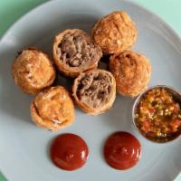 Cheesesteak Eggrolls · sriracha ketchup