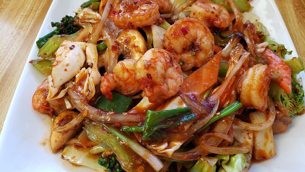 Spicy Shrimp Dinner · onion, green onion, cabbage, carrot, celery, broccoli, mushroom, bell pepper