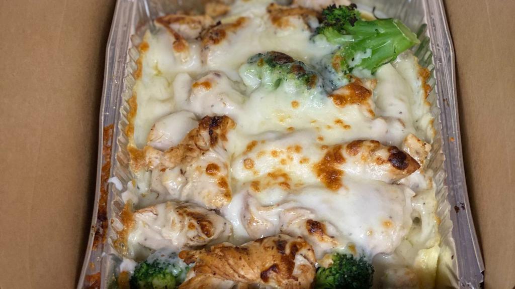 Chicken Broccoli Alfredo Pasta · Grilled marinated chicken, fresh broccoli and homemade alfredo sauce served on a bed of ziti.