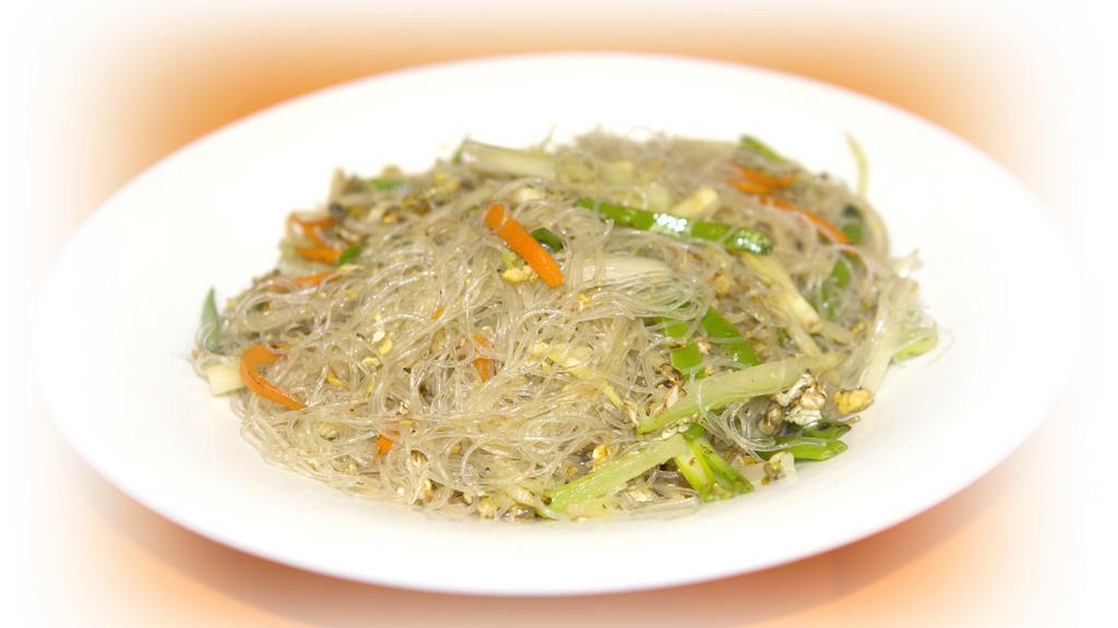 Silk Noodles · Vermicelli, pea pod, scallions, carrots, bean sprouts, onion and egg.
(no rice)