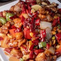 Kung Pao Chicken 宫保鸡丁 · 宫保鸡丁 / diced chicken thigh, peanuts, onion, bell pepper.