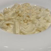 Gf Gnocchi Formaggi · GF Pasta, Gorgonzola dolce , Fontina , taleggio , Bechamella , pecorino pepato