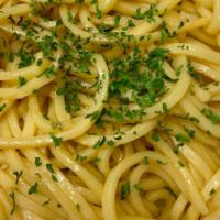 Garlic Noodle · Soft egg noodle w. butter & garlic, parsley flakes sprinkled