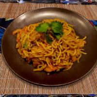 Shanghai Lo Mein · Comes with cabbage, carrot, cilantro, onion, scallion and scrambled egg.
