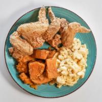 D 20. Fried Chicken Wings Dinner Combo Plate · Smothered with gravy for an additional charge.