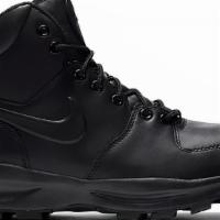 Mens Nike Snow Boots · Still has tags. Everything is 100% authentic. (Mens 8.5).