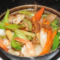 Rice In Clay Pot With Chicken 滑雞煲仔飯 Com Tay Cam Ga · Rice in clay pot with chicken and assorted vegetables. 煲仔飯內有雞肉及什菜。.