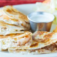 Quesadilla De Camaron / Shrimp Quesadilla · Con queso y frijoles acompañado de arroz, crema y ensalada / With cheese and beans accompani...