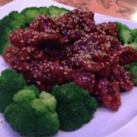 General Tso'S Chicken (Hunan) · Hot and spicy. Tender pieces of chicken, light battered in lotus flour sautéed with broccoli...