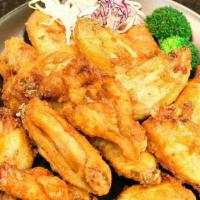 Fried Chicken Wings · Crispy fried wings