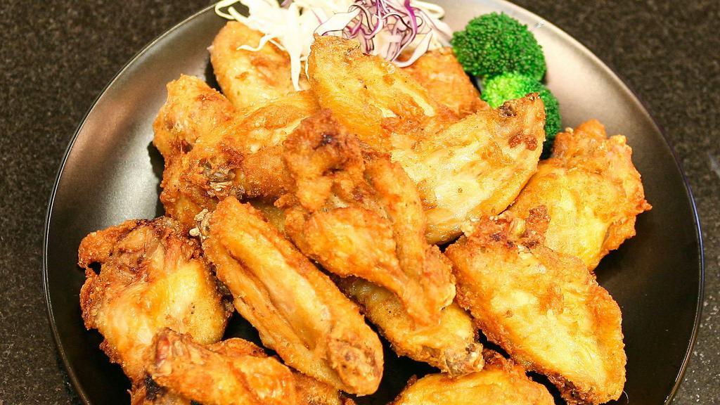 Fried Chicken Wings · Crispy fried wings