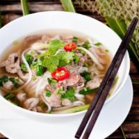  Beef Noodle Soup With Round Steak & Well-Done Flank / Phở Tái Nạm · 