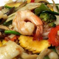 Seafood Delight · Stir-fried shrimp, scallops and squid with mixed vegetables, onions and brown sauce.