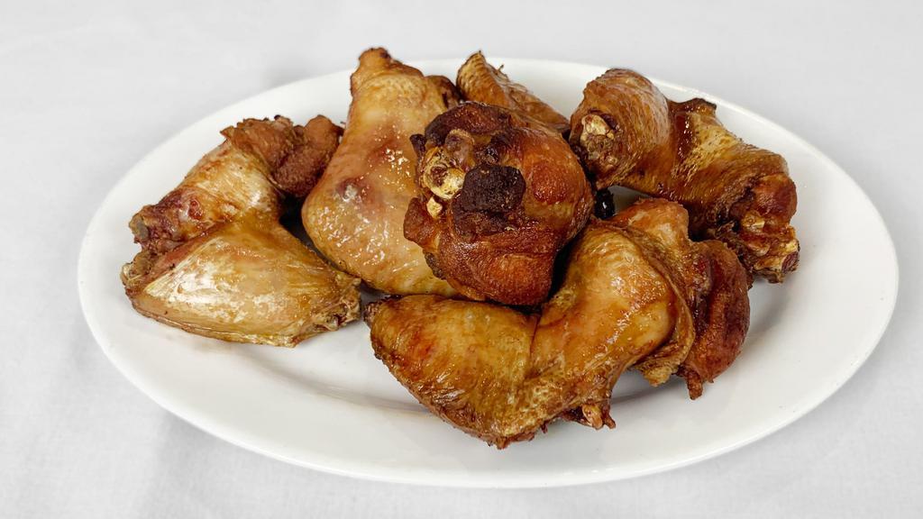 Chicken Wings · 雞翼 — Crispy, juicy chicken wings, made in the Chinese style.