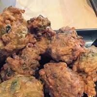Vegetable Pakora · Fresh vegetable fritters of spinach, potato green pepper and onion.