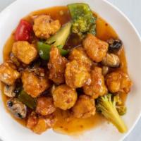 General Tso'S Chicken · Spicy. Large chunks of chicken fried in a light batter, then sautéed with broccoli and mushr...