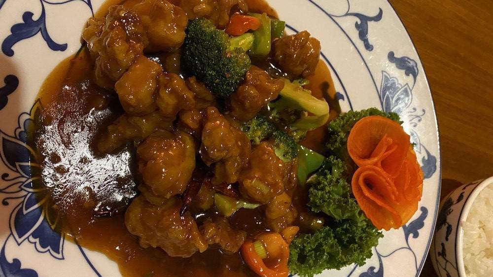 The General Tso Chicken · Spicy. Dark meat chicken lightly battered broccoli, bell peppers in a hot & spicy sauce. Shrimp and tofu also available.