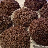 Brigadeiro · Famous sweet chocolate balls


FS reserves the right to exchange items according to availabi...