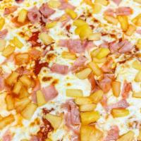 Round Hawaiian Pizza (Large) · Topped with mozzarella, ham and pineapple.