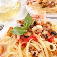 Spaghetti Clams · Marinara or white wine sauce.