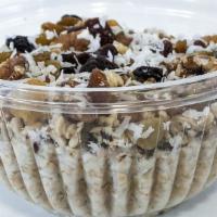 Natural Oatmeal Bowl · Oatmeal, Raisins, Coconut Flakes, Walnuts, Honey