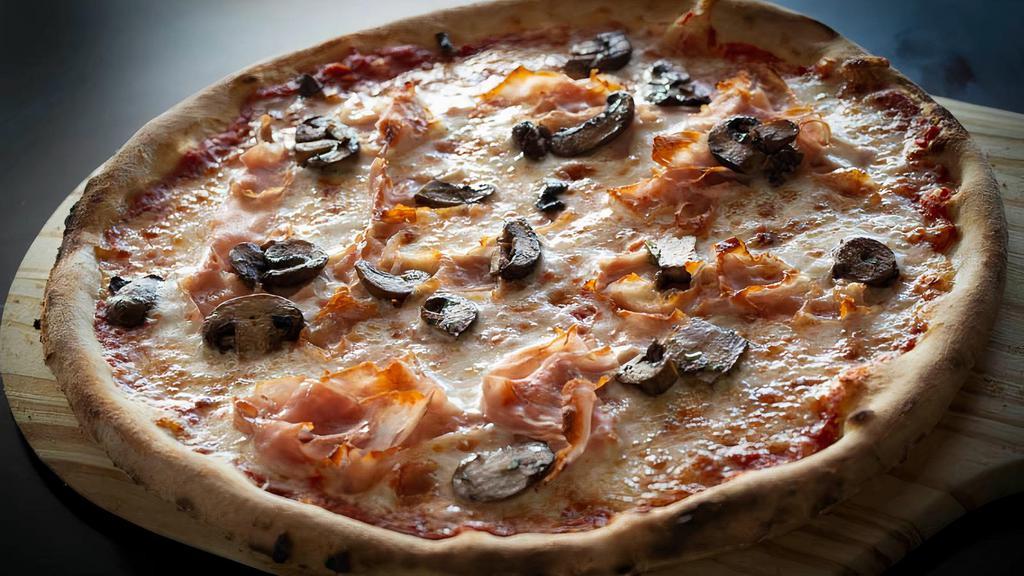 Cotto E Funghi · San Marzano ground tomato, mozzarella cheese, Parma's ham, mushrooms