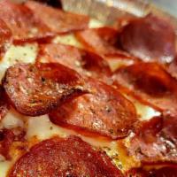 Pepperoni Pizza Pretzel Bites · Turkey pepperoni, fresh mozzarella, pretzel bites, and pizza sauce.