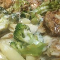 Broccoli Ziti Alfredo With Chicken Kabob Or Shrimp · Served with garlic bread.