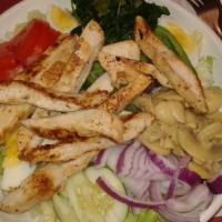 Grilled Chicken Garden Salad · 