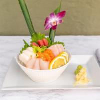 Sashimi Regular · 5 kinds of raw fish fillet served w a bowl of rice.