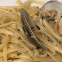 Spaghetti With Clam Sauce · 