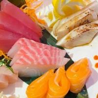 Sashimi Bleu · 15 assorted pieces of sashimi (chef choice)