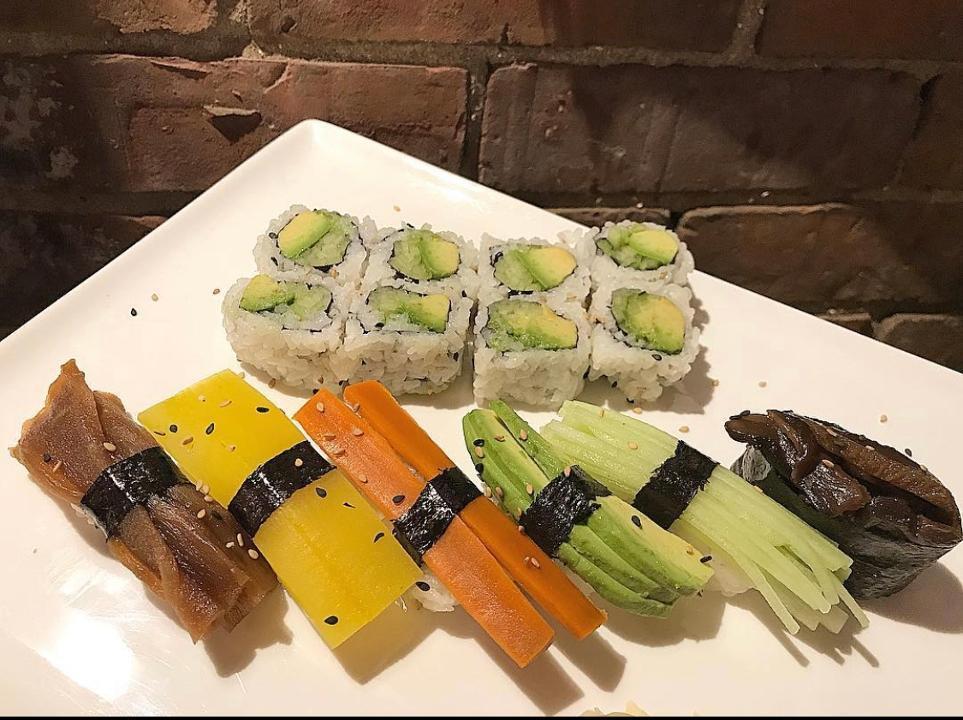 🍃 Veggie Lover · 6 pieces of vegetable sushi & 1 vegetable roll (chef choice)