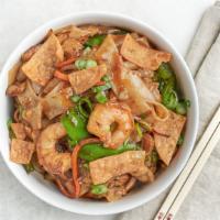 Drunken Noodles · Shrimp and chicken, rice noodles, market vegetables, and chili garlic (5/10 spicy).